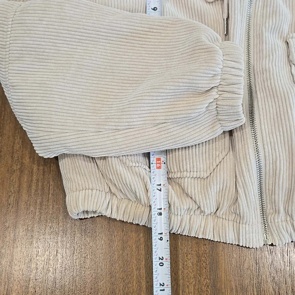 Love Tree Cropped Corduroy Sherpa Jacket - Picture 3 of 11